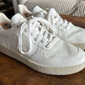 Veja White Woman’s Sneakers